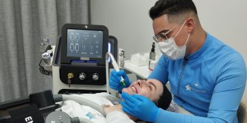 Celebridades Testam Novas Tecnologias Para Reduzir Gordura Localizada E Ter Pele De Renovada Em Alguns Minutos