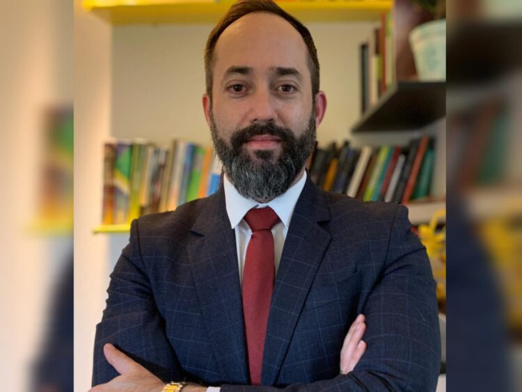 Livro de André Faustino fala sobre a Sociedade do Silício e a proteção da intimidade no ambiente de avanço tecnológico atual