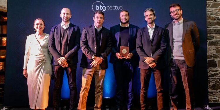 Collar Capital é reconhecida internacionalmente pelo BTG Pactual em premiação realizada na Irlanda