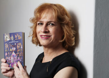 Carline lança o livro “Da Poesia e Do Tempo”