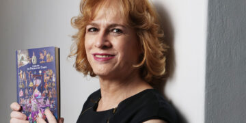 Carline lança o livro “Da Poesia e Do Tempo”