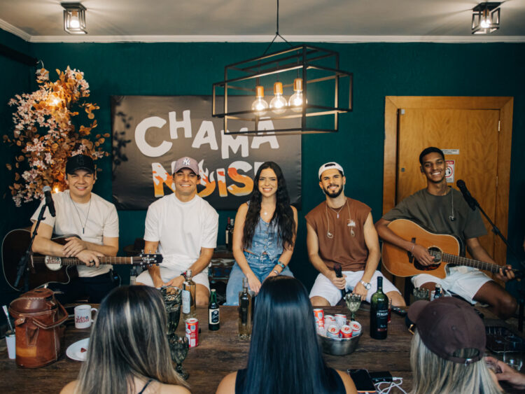Chama Nóis estreia no Villa Country e apresenta nova label do selo Chama Play