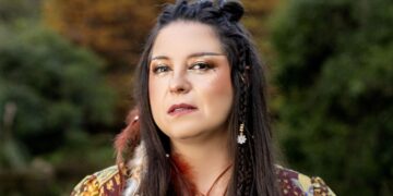Sylvestra Bianchi lança “Camomila”, faixa inspirada em saberes ancestrais e cura emocional