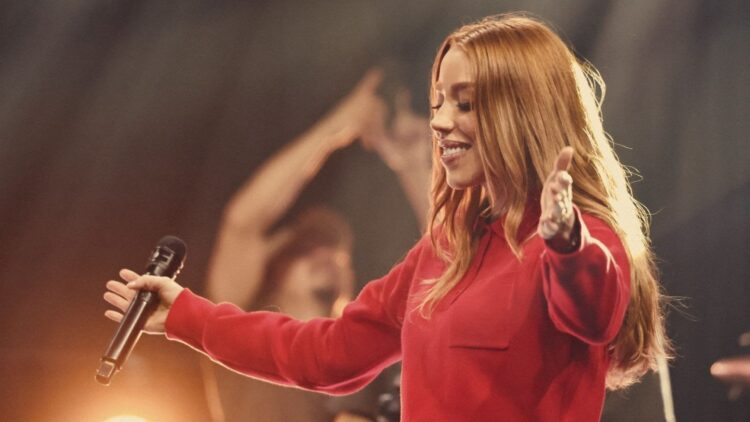 Julliany Souza se torna a artista gospel brasileira mais ouvida do Spotify, com 6 milhões 