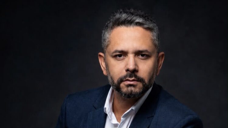 Da Farda Ao Jaleco: A Trajetória De Fábio Entre Disciplina, Medicina E Gestão